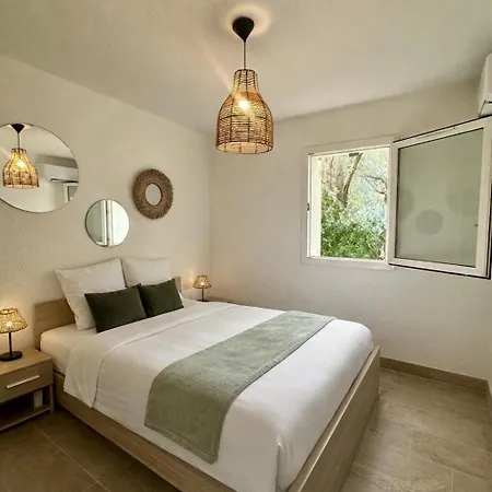 En Rez De Jardin-proche Du Centre * L'Ile-Rousse (Corsica)