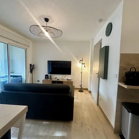 Apartment En Rez De Jardin-proche Du Centre *